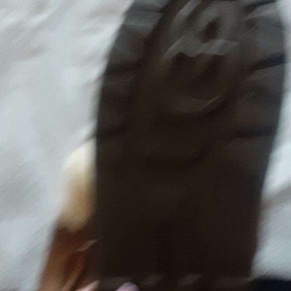 Shoes - Picture 3 of 4